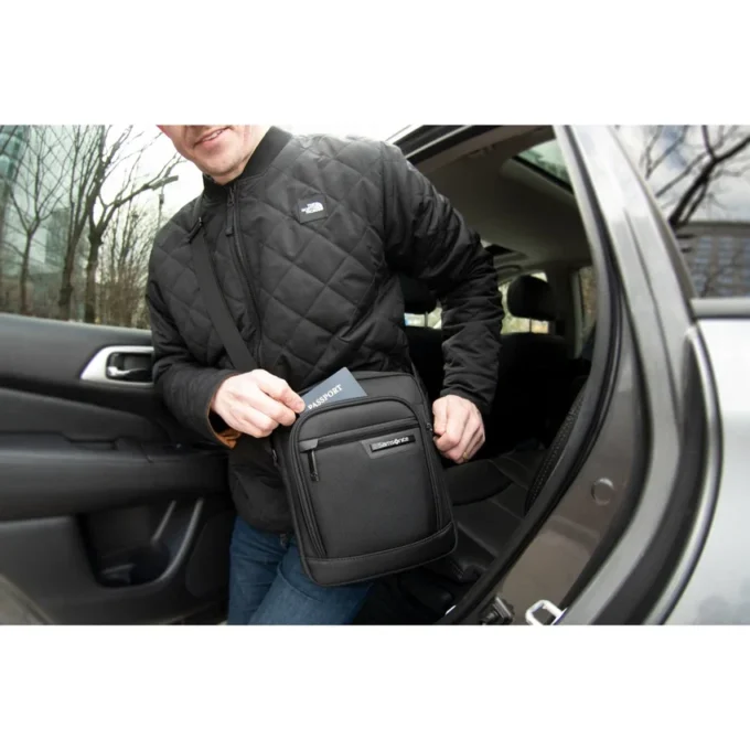 Classic Business 2.0 RFID-axelremsväska