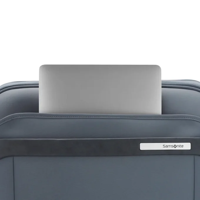 Elevation™ Plus mjukväska med hjul för kabinväskor