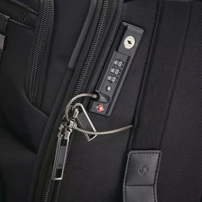 Nuroad kabinväskor med hjul