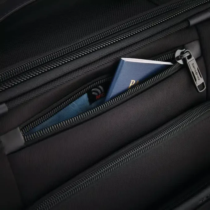 Samsonite Pro kabinväskor med hjul